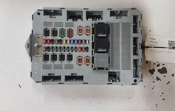 Jaguar XF X250 Fuse module 7370011040 9X2314D628AC