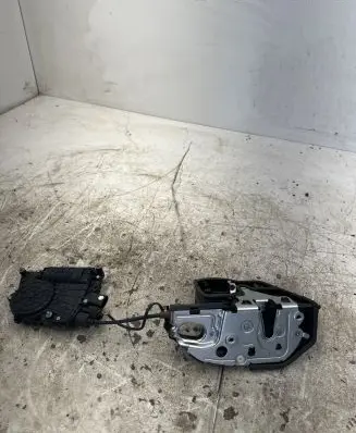 BMW 6 F06 Gran coupe Rear door lock 7185688