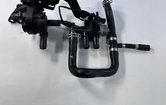 Ford Kuga III Water pump