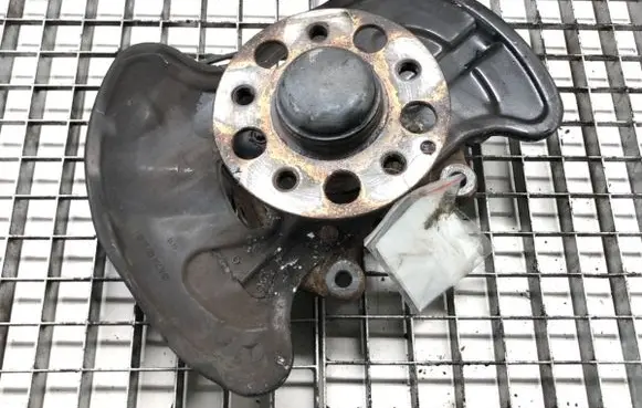 Mercedes-Benz C W204 Front wheel hub spindle knuckle A2044202544