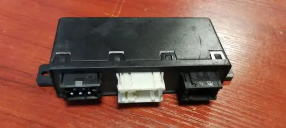 BMW 5 E39 Door control unit/module 8377600