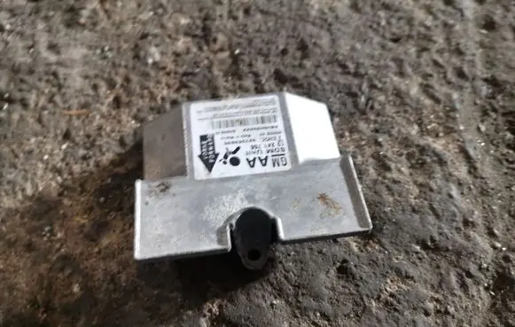Opel Zafira B Airbag control unit/module 13241766