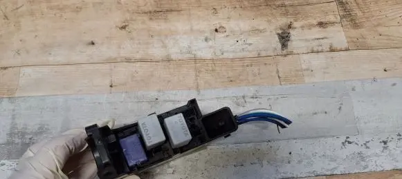 Toyota Auris 150 Fuse box set 9008087019