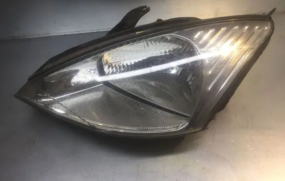 Ford Focus Headlight/headlamp 1M5113006