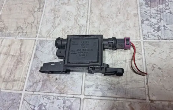 Audi A4 S4 B5 8D Central locking motor 4A0959981A