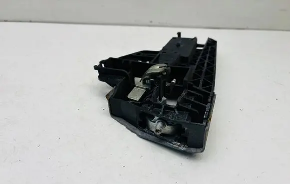 Audi A1 Front door exterior handle/bracket 8T2837886B