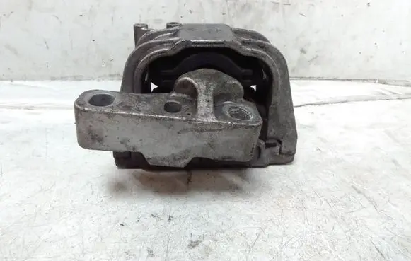 Volkswagen Touran I Engine mount bracket 1K0199262CF