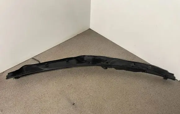 Mercedes-Benz E W212 Wiper trim A2128301013 A2128300013