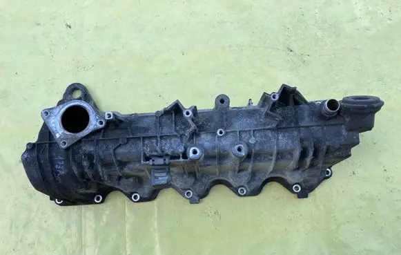 Mercedes-Benz A W169 Rocker cam cover A2660101730