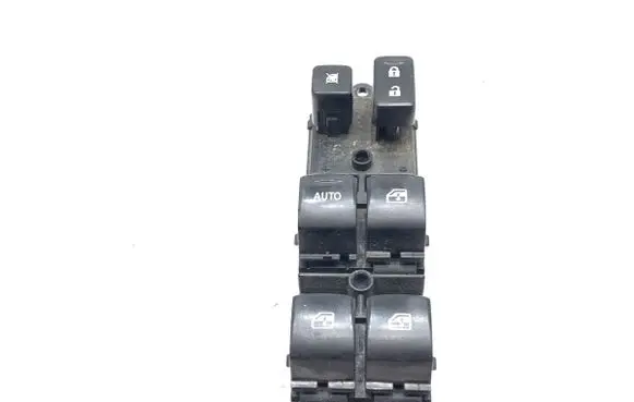 Mitsubishi Outlander Electric window control switch 8608A347