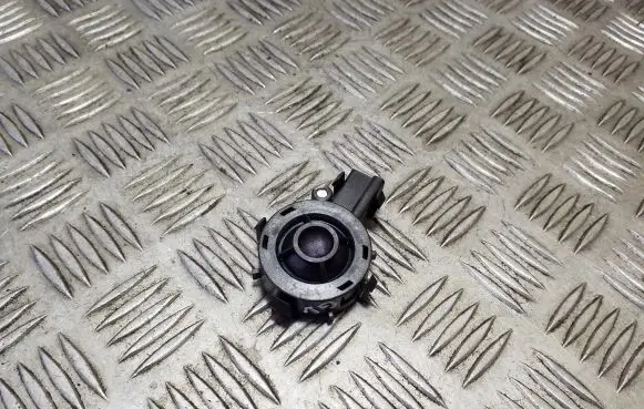 Volvo XC70 High frequency speaker in the rear doors 31384748