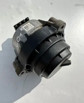 BMW X3 G01 Engine mount bracket 8482771