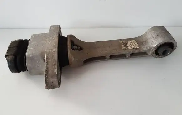Hyundai Tucson TL Engine mount bracket 21950D3100