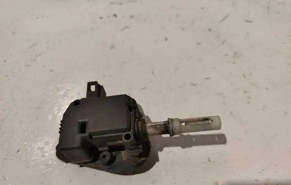 Audi A4 S4 B6 8E 8H Tailgate boot lock/latch motor 8E9827833