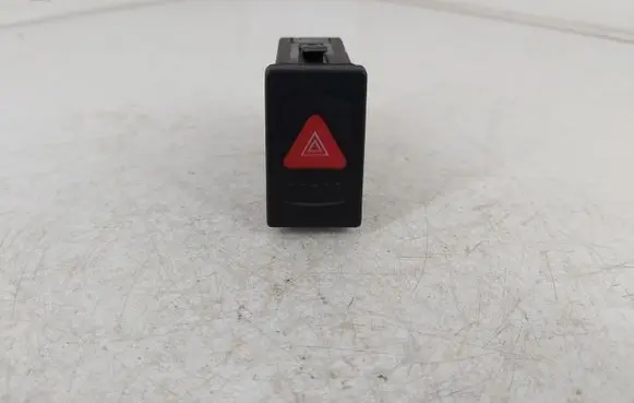 Volkswagen PASSAT B5 Hazard light switch 3B0953235C