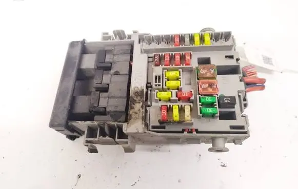 Opel Insignia A Fuse box set 13222786