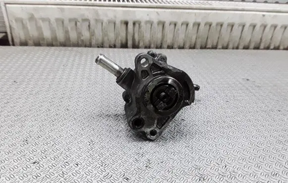 Toyota Avensis Verso Vacuum pump 0810002740