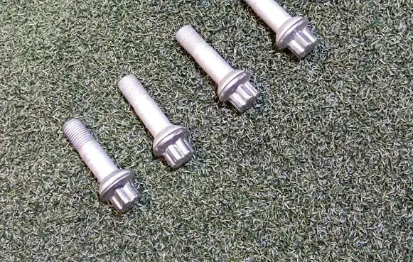 Mercedes-Benz S W222 Nuts/bolts 0009905407 A0009905307