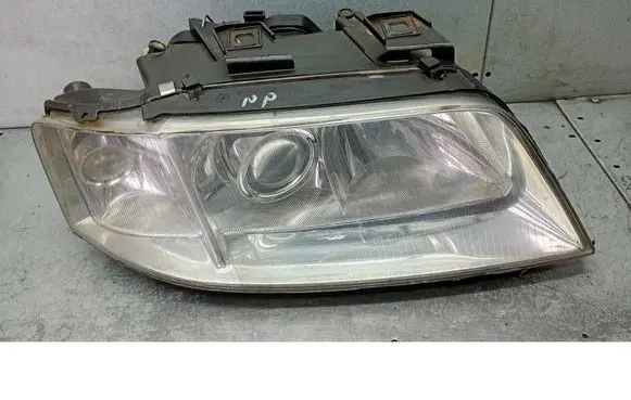 Audi A6 Allroad C5 Front reflector 