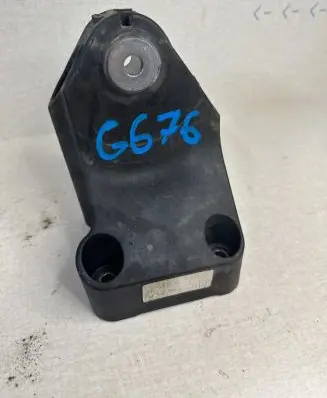 Mercedes-Benz E W213 Engine mounting bracket A654223220