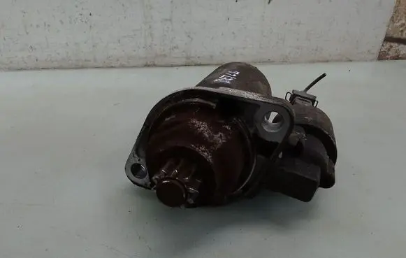 Volkswagen New Beetle Starter motor 1005821896