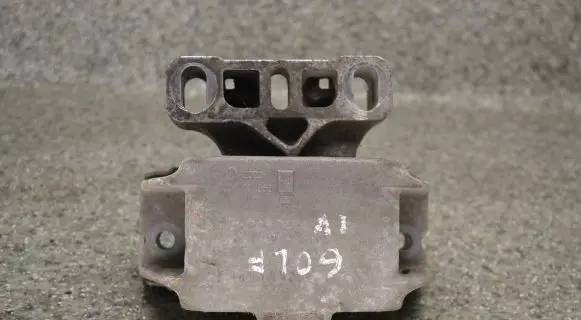 Volkswagen Golf IV Engine mount bracket 1J0199555