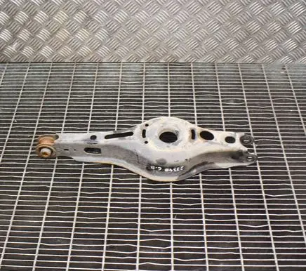 Toyota Prius (XW50) Rear upper control arm/wishbone