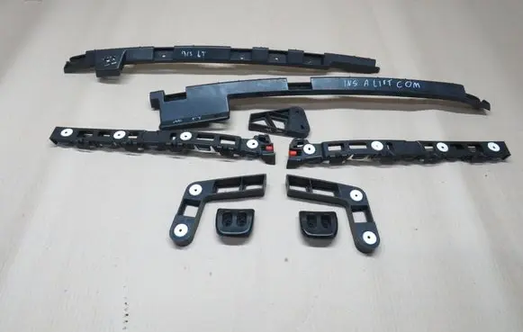 Opel Insignia B Rear bumper mounting bracket 