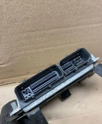 Volkswagen PASSAT B5.5 Engine control unit/module 038906019HJ 0281010277
