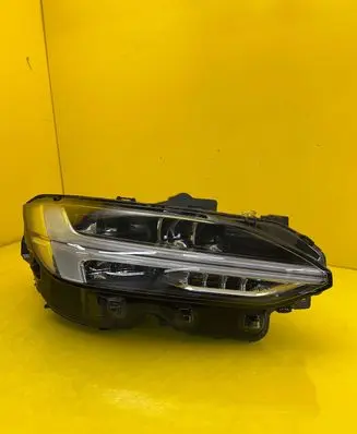 Volvo S90, V90 Headlight/headlamp 31446501