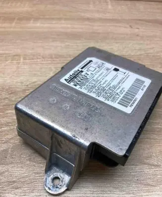 Renault Megane II Airbag control unit/module 8200412038B 605490500