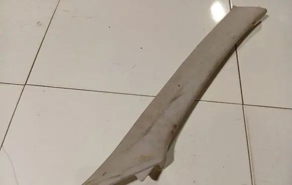 Toyota Corolla E120 E130 (C) pillar trim 622102060 6221-02060
