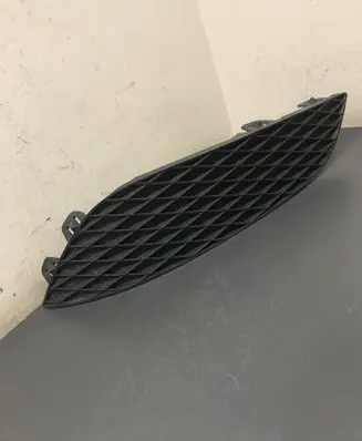 Opel Astra H Front bumper lower grill