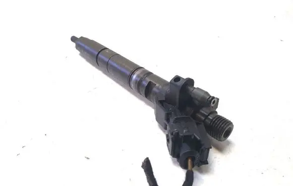 Volvo XC70 Fuel injector 31272690