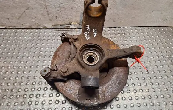 Peugeot 108 Front wheel hub spindle knuckle S17986065 B000905580