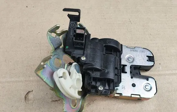 Audi Q5 SQ5 Tailgate/trunk/boot lock/catch/latch 8R0827505A