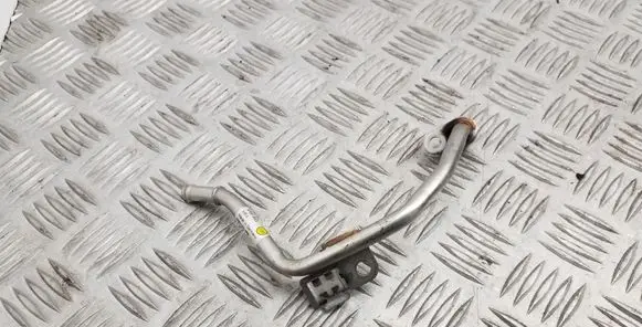 Volkswagen PASSAT B8 Engine coolant pipe/hose 03N121469