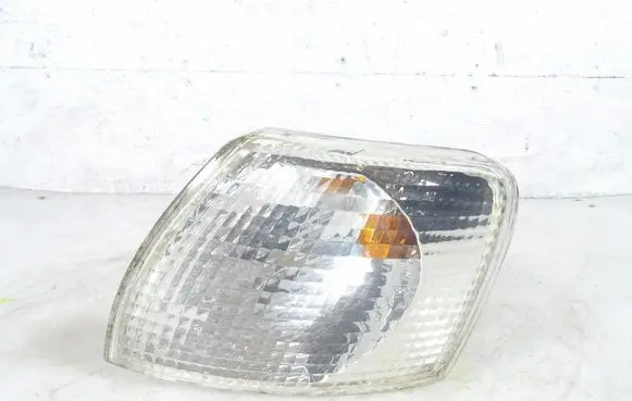 Volkswagen PASSAT B5 Front indicator light 