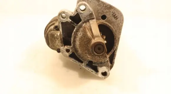 Renault Clio IV Starter motor 233003329R