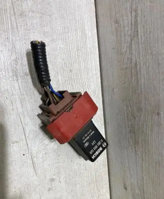 Jeep Grand Cherokee Glow plug pre-heat relay 0281003116 20180507