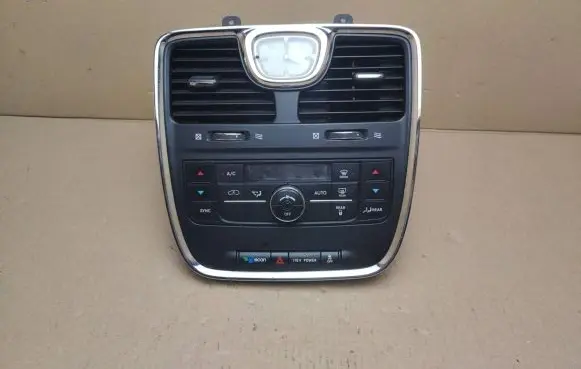 Chrysler Town u0026 Country V Air conditioning/heating control unit P55111236AF