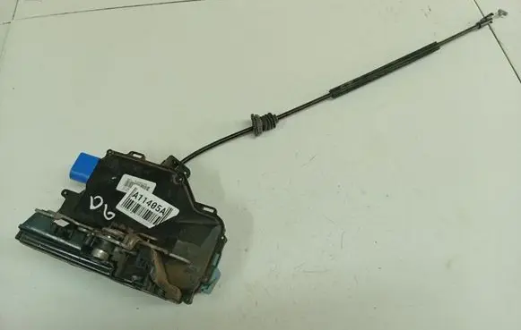 Skoda Octavia Mk2 (1Z) Rear door lock 7L0839015D