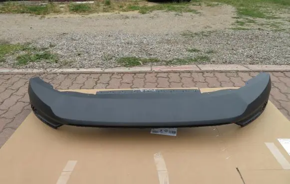 Front bumper lip