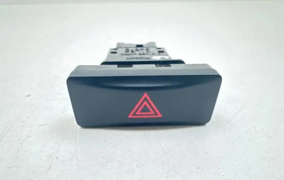 Nissan X-Trail T31 Hazard light switch 7801U 06016