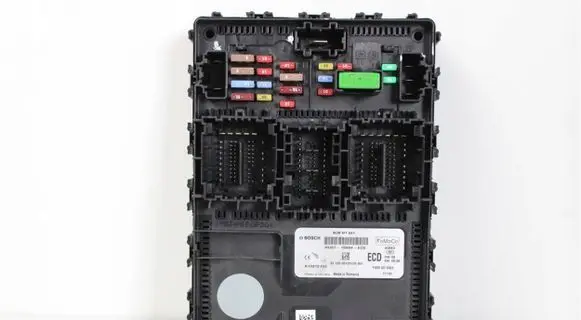 Ford Fiesta Fuse module HU5T15604ECD