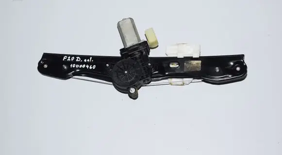 Rear door manual window regulator