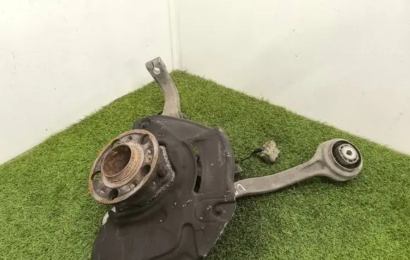 Mercedes-Benz S W222 Front wheel hub 2222001