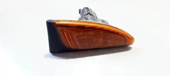 Subaru Legacy Front fender indicator light 220902 010058