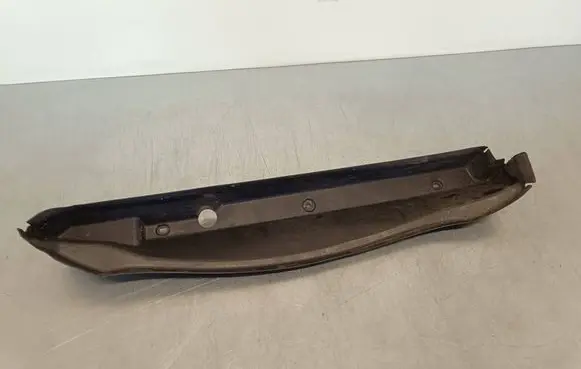 Mercedes-Benz CLS C218 X218 Fender end trim A2188890125 BBP182401