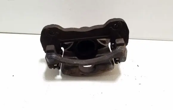 Mitsubishi L200 Front brake caliper
